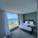 Beachfront Breeze Vacation, Bat Yam (foto 3)