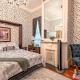 Free Parking & Private Bath Romantic Parlor Room Historic Savannah Victorian