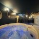 Mieuxqualhotel jacuzzi privatif La Parenthèse Bordeaux - Photo 1