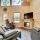 Sip, Hike and Explore Sleek Retreat in Cleveland!, Cleveland - Photo 3