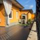 Summer house with terrace and free private parking