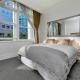 Stylish Retreat with city views in Auckland CBD, Окленд - Фото 2