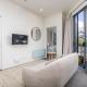 Modern Viaduct Apartment w pool gym Skytower views, Окленд - Фото 9