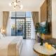 Stylish Bright Studio with Balcony & Cozy Escape, Dubaï - Photo 1
