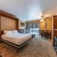 Cozy Deluxe Studio #131 at Donner Lake Village condo, Truckee