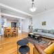 Central Apt with Art Gallery Views and FREE Parking, Окленд - Фото 5