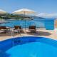 Kokkinos Studios With Pool & Sea View, by ZanteWize, Skinária