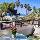 SeaHomes Vacations - Seafront Mediterranean Ap & PKG