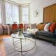 Luxury 2 Bed Apt, Sleeps 4, Secure PRKG-1 Car, Ascot Racecourse 5min walk, Legoland & Lapland 8mins, Windsor 15mins, Ascot
