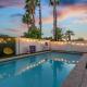 Extravagant MainHome HeatedPool SharedBackyard, Phoenix (zdjęcie 2)