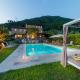 Villa with Pool and Vineyard Views Lucca - Foto 1