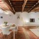 Apartment in Lucca with Private Courtyard - Fotografie 1