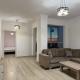 Spacious 2BR Apartment Walk in Closet Stunning Sunset Views, Durrës (zdjęcie 8)