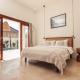 Stylish 3BR Villa with Jacuzzi - Walk to Beach Canggu - Fotografie 6