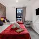 Oceanic Bliss 15 Nights Stay with Netflix & FreePARK, Birmingham (zdjęcie 2)