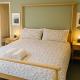 Central studio flat with parking permit, Bath - Photo 2