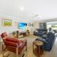 Spacious Holiday Unit on Canal at Banksia Beach - Fotografie 2