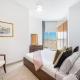 Chic 1BR Retreat with Lake Views & Modern Comforts, Dubai - Foto 4