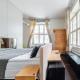 Town Hall Square view Design Apartment, Tallin (foto 4)