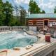 3BR2 Bath Sleeps 12 in Pigeon Forge! Hot tub, pool, games, privacy!, Sevierville - Fotografie 2
