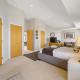 Waterfront Penthouse with Balcony & Parking, Liverpool (Foto 3)