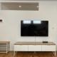 1,5-Zimmer, Top ausgestattet, 4 Pers, Souterrain, Self Check-in, Parkplatz, Netflix & Amazon Prime, Flintsbach - Foto 2