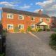 Entire Private Apartment with Kitchen and Lounge, Braybrooke