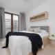Functional Apartment with 2 Bedrooms and Parking in Wola district by Noclegi Renters, Varšava - Fotografie 1