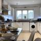 Heathrow Home - Sleeps 6 - Free Parking, Stanwell - Fotografie 8