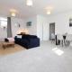 Modern 3 Bed - M4 ACCESS - Wi-Fi