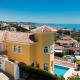 108-Villa, 2 Minutes Walk to the beach, Heated pool, Малага - Фото 1