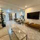 Sheryll Escapes - La Grande Phase 2, Grand KING Studio 517 with Balcony, Wifi & Netflix, Angeles (foto 2)