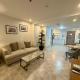 Sheryll Escapes - La Grande Phase 2, Grand KING Studio 517 with Balcony, Wifi & Netflix, Angeles (foto 3)