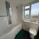 Chelmsford 3 Bedroom Accommodation with parking, Chelmsford (photo 3)
