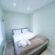 1 Bed Apartment located in Huntingdon Town Centre - Designed for Contractors & Professionals - Free WiFi - Smart TV - Fully Equipped Kitchen - Ideal for Long Work Stays, Huntingdon