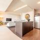 Near Dubai International Cricket Stadium, Minutes drive to Mall of the Emirates, The Matrix Tower, Sports City By Deluxe Holiday Homes, Dubaï - Photo 9