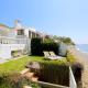 Beach House with Direct Beach Access and community Pool, Estepona - Foto 1