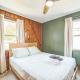 Lake Views with Big Windows & Bath, Oscoda (фото 3)