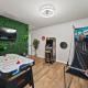 2 King Beds | Modern Retreat House + Game Room Athens - Foto 8
