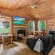 Log Cabin, In-Room Jacuzzi, WiFi, Fireplace Севьервилл - Фото 4