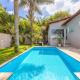Casa com Piscina, Churrasqueira e Quartos amplos