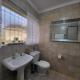 Villa Francisco Bed & Breakfast Solar Power, Germiston - Foto 6