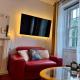 Stylish 2BR Grassmarket Flat with Castle Views & PS5 Эдинбург - Фото 10