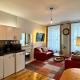 Stylish 2BR Grassmarket Flat with Castle Views & PS5 Эдинбург - Фото 1