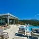 Luxe Pool Villa with Big Views and A Sandy Beach Nearby - Driftwood Villa, Cruz Bay (foto 10)