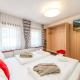 Chalet am See - by myNests, Aich (foto 8)