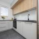 Air Conditioned Apartment in Warsaw with Parking, Balcony and Bathtub by Noclegi Renters, Varsavia - Foto 3