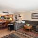 Lakefront Condo, Ground Floor, Ideal for Couples or Families, Grand Lake (foto 3)
