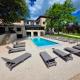 La piscine by Vindihouses, Ressille