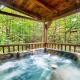 Peaceful Forest Cabin - Hot Tub, Relax & Explore Sevierville - Fotografie 1